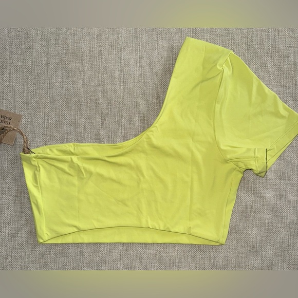 141. Toast Signature One Shoulder Crop Top - Picture 6 of 7